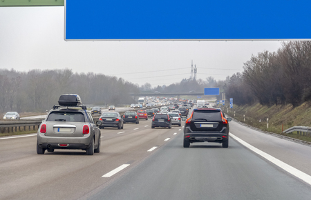 Die Entwicklung der Ladeinfrastruktur für Elektroautos in Deutschland: Status quo und Zukunftsperspektiven