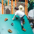 Kinder- und Jugendschutz bei Infotainment-Systemen: Herausforderungen und Lösungen