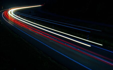 Ambientebeleuchtung im Auto: Tipps für stimmungsvolles und rechtssicheres Licht nach deutschem Standard
