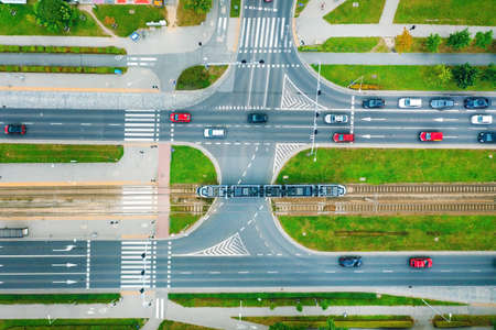 Nachhaltigkeit in der deutschen Automobilbranche: Wie verändern E-Mobilität und Recycling die Zukunft?