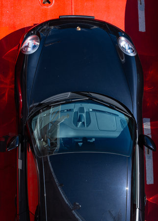 Vergleich der CO₂-Bilanz von Elektroautos und Plug-in-Hybriden im deutschen Alltag