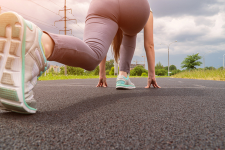 Vertragslaufzeiten, Flexibilität und Kündigung: Ein detaillierter Rechtsvergleich