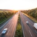 Technik der Zukunft: Welche Innovationen erleichtern das Navigieren und Stauvermeiden auf deutschen Straßen?