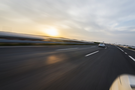 Auswirkungen von Ladeinfrastruktur und Ladestrom auf die CO₂-Bilanz von Elektrofahrzeugen