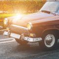 Pflege von Oldtimern und Youngtimern: Spezielle Herausforderungen und Lösungen